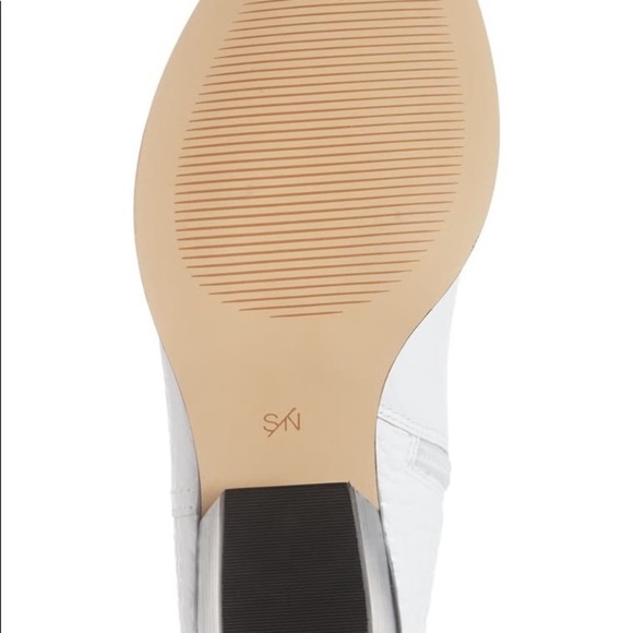 Brand New Something Navy white boots - Picture 8 of 8